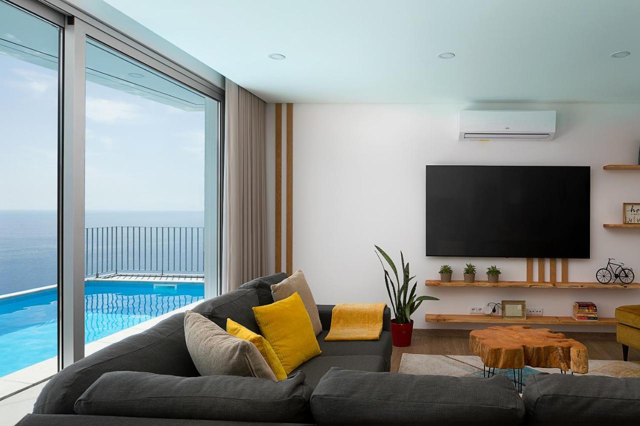 Peak A Boo Private Heated Pool And Private Parking Villa Camara de Lobos Ngoại thất bức ảnh